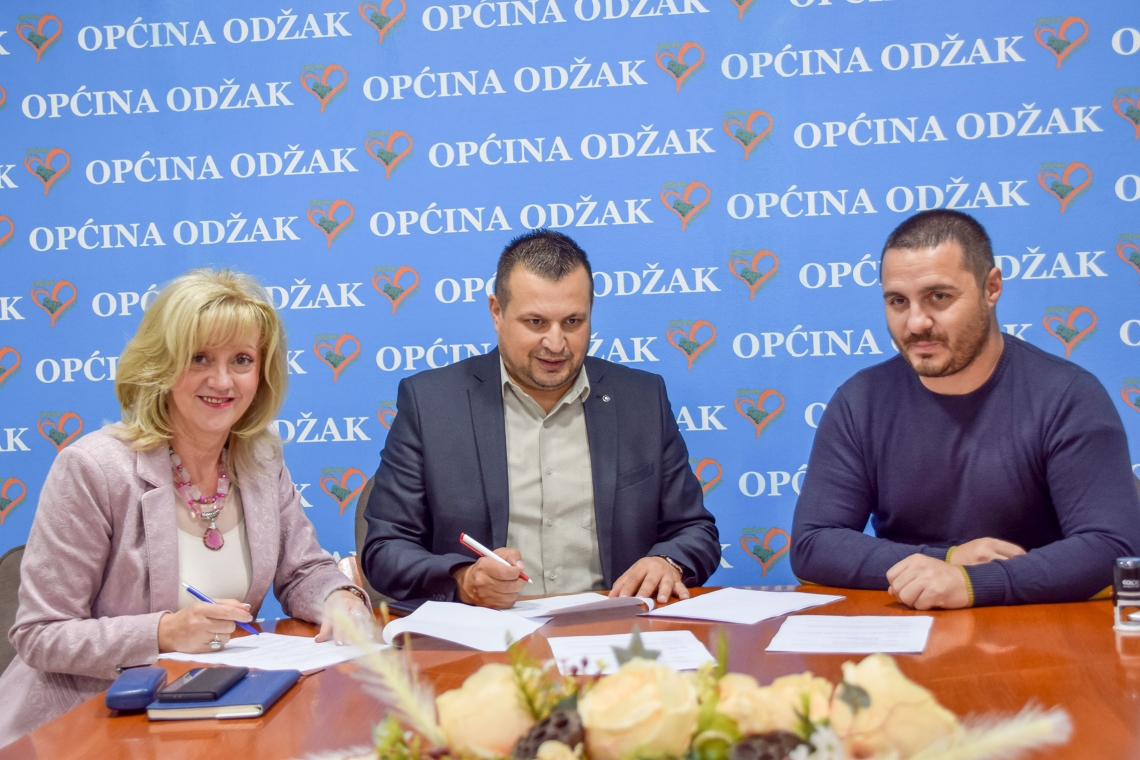 Potpisan Ugovor  izvođenju radova na sanaciji i rekonstrukciji lokalnih cesta u općini Odžak za 2021. godinu