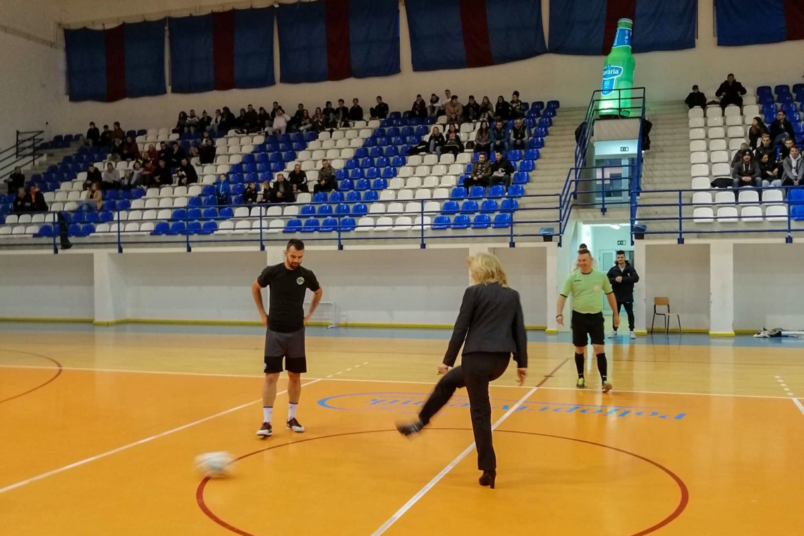 Počeo Božićni malonogometni turnir