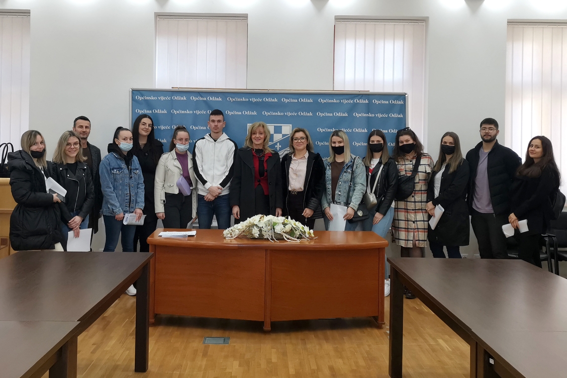 Odžačkim studentima uručeni ugovori o stipendijama