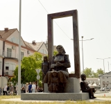 Svečano otkriven Spomenik majkama Posavine 